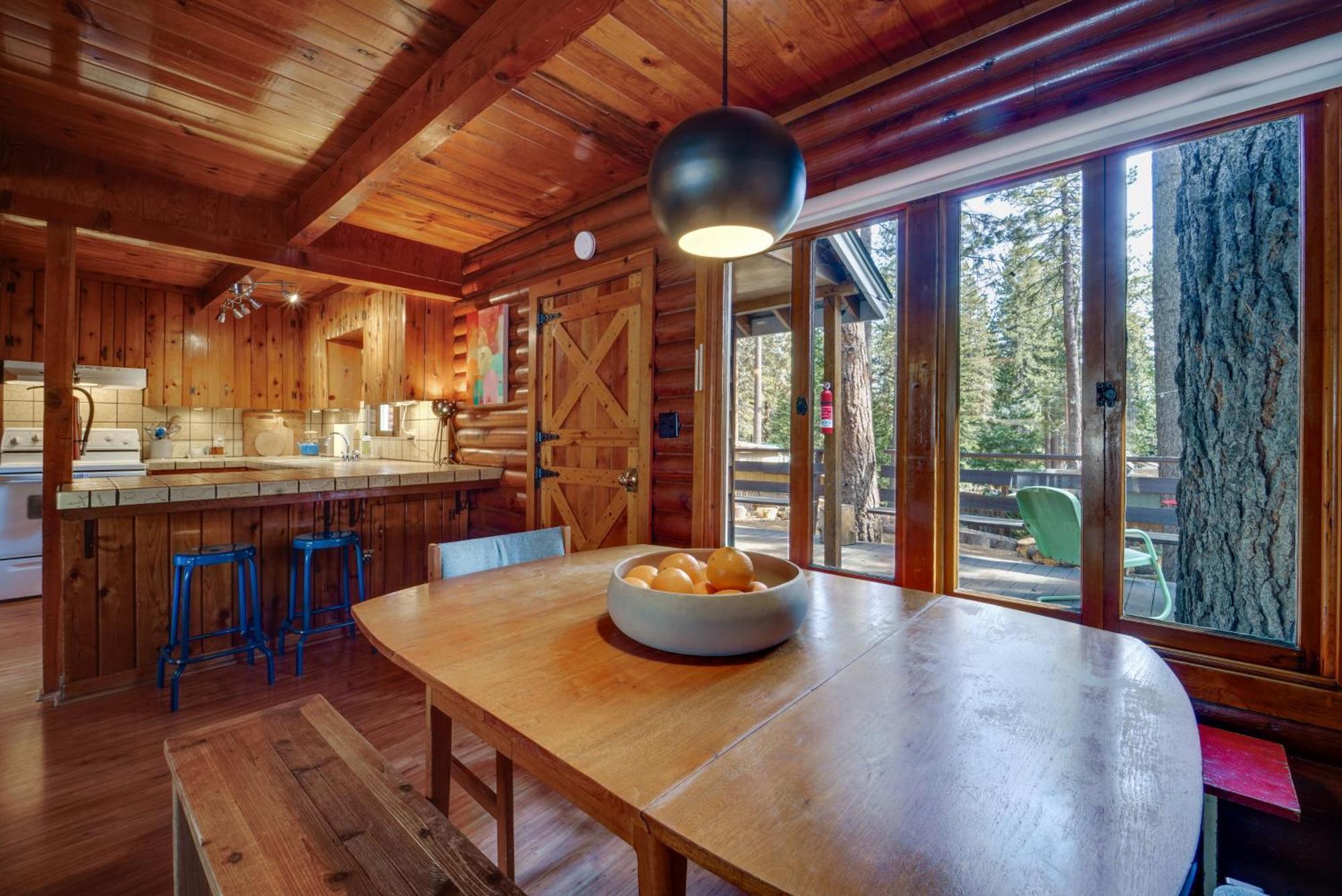 Boutique And Artsy Log Cabin In North Lake Tahoe! Kings Beach Exterior photo